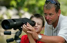 Зрительная труба или бинокль: что выбрать для наблюдений на природе?