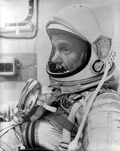 Джон Гленн: космонавт из США, облетевший Землю Джон Гленн: космонавт из США, облетевший Землю